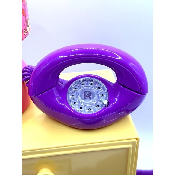 American Girl Doll Julie Bedside Table Shag Rug Jiffy Pop Sunglasses - Picture 3 of 8